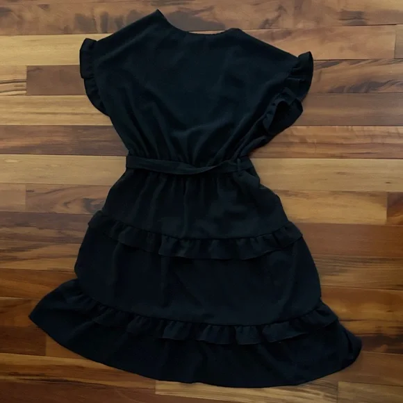 Elegant Black Ruffle Dress - Picture 3 of 7